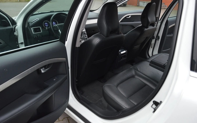 Volvo V70 cena 29500 przebieg: 350000, rok produkcji 2010 z Małogoszcz małe 704